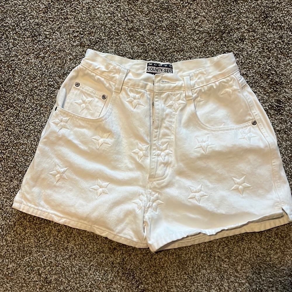 Vintage white shorts with embroidered stars
